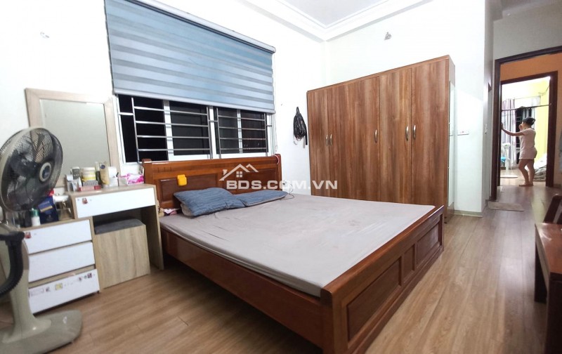 Nhà 52m², 4 Tầng, Ô Tô 7 Chỗ, Đường Rộng, Gần Aeon Long Biên