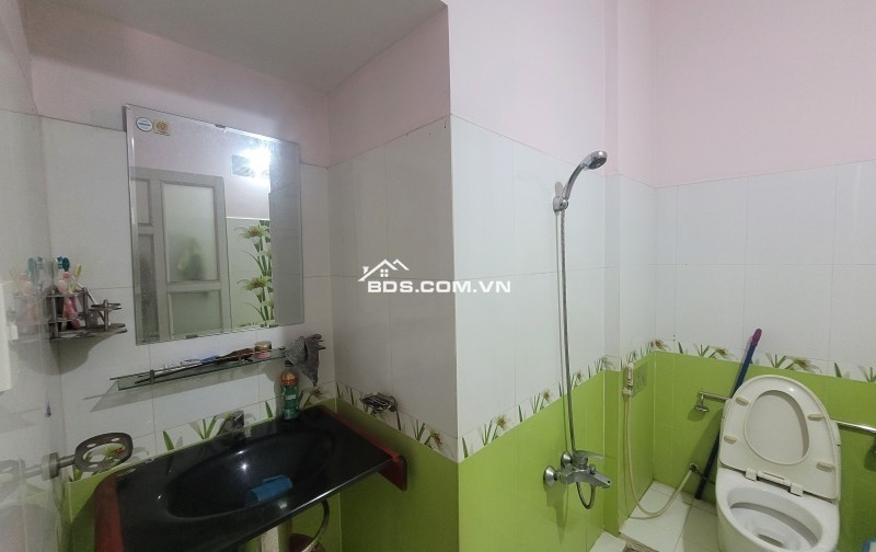 Bán nhà 59m2, 4 tầng, 3PN, 4WC, Q.2, 6.9 tỷ, sổ hồng