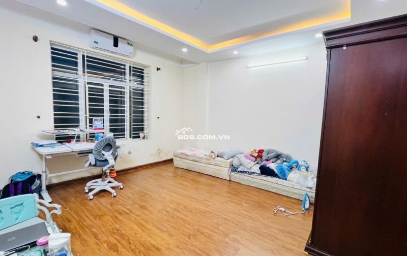 NGỌC HÀ- BA ĐÌNH / 5 Tầng 30m2 dân xây 6x tỷ