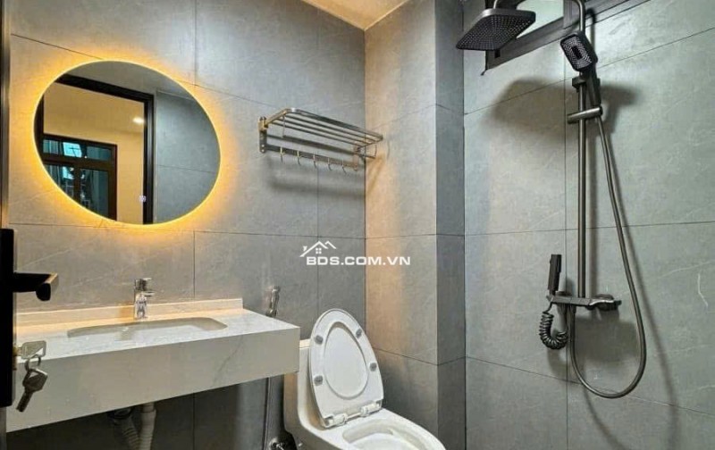 cần bán nhà Minh Khai - nhà đẹp lô góc thoáng - cách phố 30m