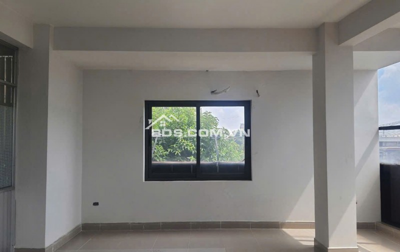 CHO THUÊ VĂN PHÒNG TẠI TP DĨ AN, DT 75 VÀ 175M2, MT12M. GIÁ TỪ 15TR/TH. LH:0945303236