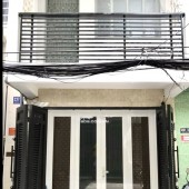 Bán nhà 2 lầu hẻm xe hơi Hoàng Diệu P8 Q4 nhà trống giao ngay