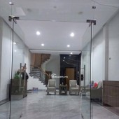 Bán nhà ngõ Kim mã, diện tích 63m2 xây 7 tầng thang máy, nội thất hiện đại, sân thượng view công viên Thủ lệ