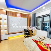 CẦN BÁN GẤP NHÀ ĐẠI LA - 30M RA PHỐ - BA GÁC ĐỖ CỬA - GIÁ 7.5 TỶ - SĐCC