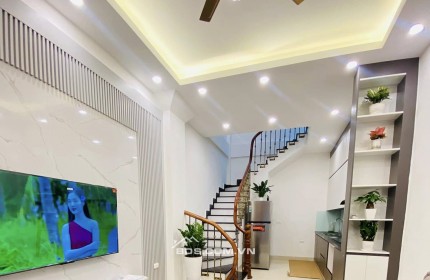 Bán nhà phố Phạm Văn Đồng - Bắc Từ Liêm, 35m2 5 tầng giá chỉ nhỉnh 6 tỷ