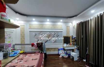 Bán nhà Văn Trì 32m2 - 5 tầng - 5,x tỷ - ô tô đỗ cổng