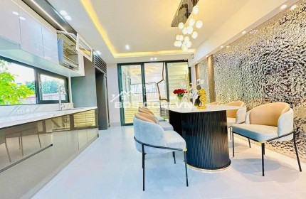 SỐC!NHÀ MỚI Ở NGAY KHU PHÂN LÔ-thang máy-OTO-50M2 10,8 TỲ,Đống Đa.