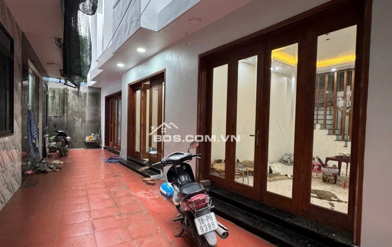 BÁN NHÀ ĐẸP 2.5 TỶ 3 TẦNG 46M2 NGÕ THẲNG NGẮN KHU ĐẦM BÉT