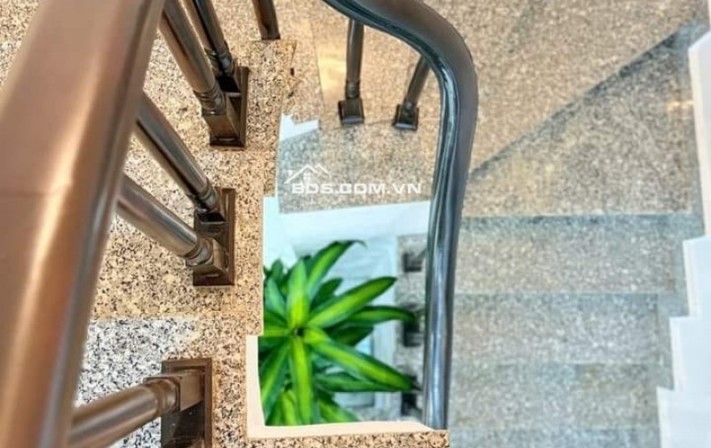Nhà Đẹp Ngõ Thông Rộng Giáp Nhị, Hoàng Mai 35m, 5 tầng, mt 4m, giá 7.95 tỷ.