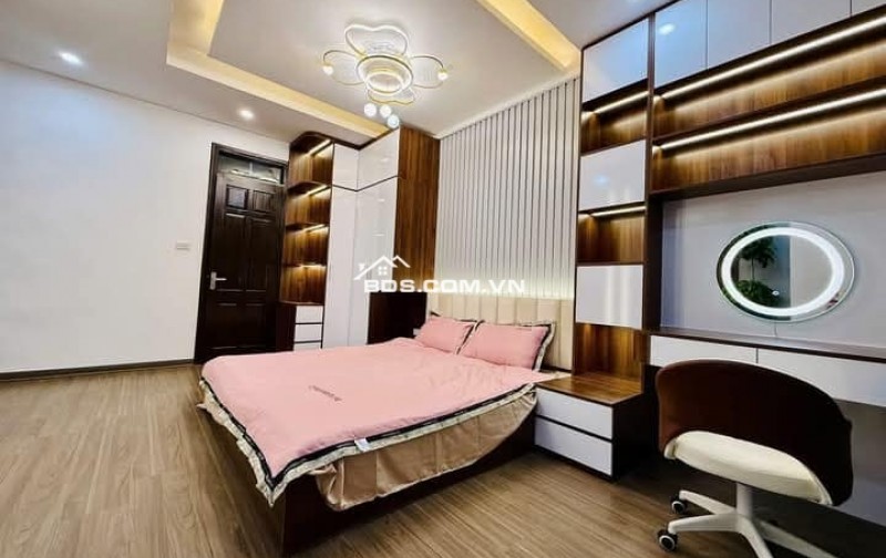 Nhà Đẹp Ngõ Thông Rộng Giáp Nhị, Hoàng Mai 35m, 5 tầng, mt 4m, giá 7.95 tỷ.