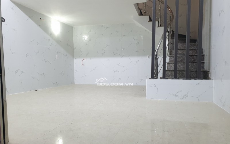BÁN NHÀ 1.35 TỶ 3 TẦNG 30M2 NGÕ CỰC NGẮN ĐƯỜNG BẾN NGỰ