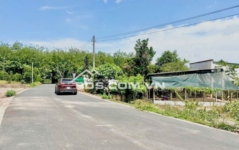 BÁN NHANH 5X45=225M2 ĐẤT THỔ CƯ NGAY CHỢ, TRƯỜNG HỌC ĐI VÀO 200M. GIÁ 210TR