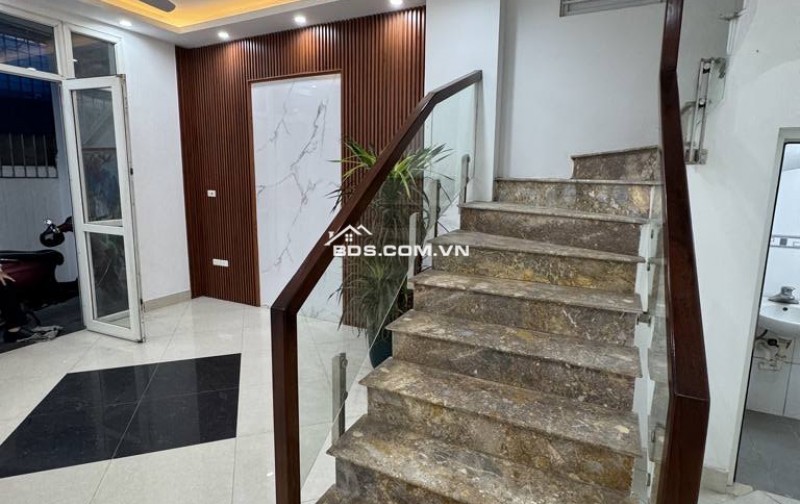 Bán nhà đẹp 48m2 Ngô Gia Tự, Long Biên, Dân xây, Full đồ, 5 tỷ 5