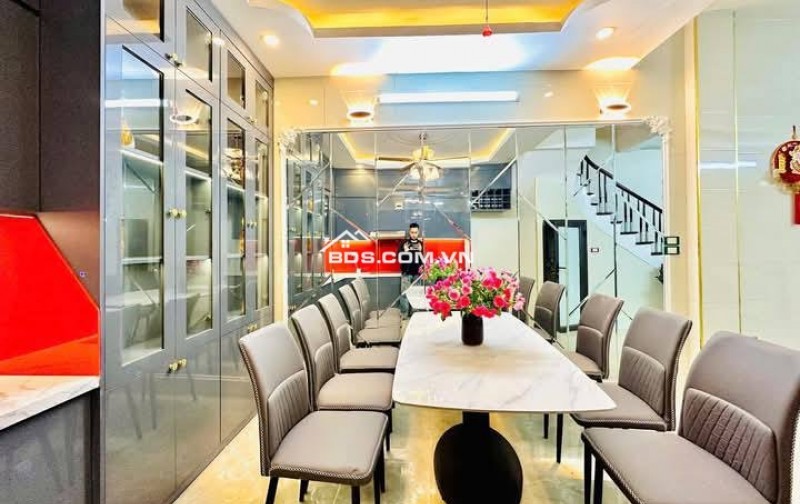 Nhà Đẹp Kinh Doanh Yên Lạc, Hai Bà Trưng 38/43m, 4 tầng, mt 4.4m, giá 10.9 tỷ.