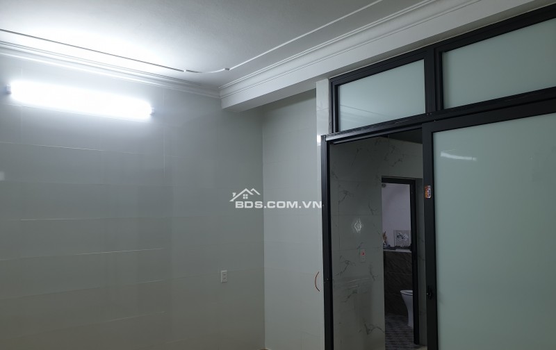 BÁN NHÀ 1.35 TỶ 3 TẦNG 30M2 NGÕ CỰC NGẮN ĐƯỜNG BẾN NGỰ