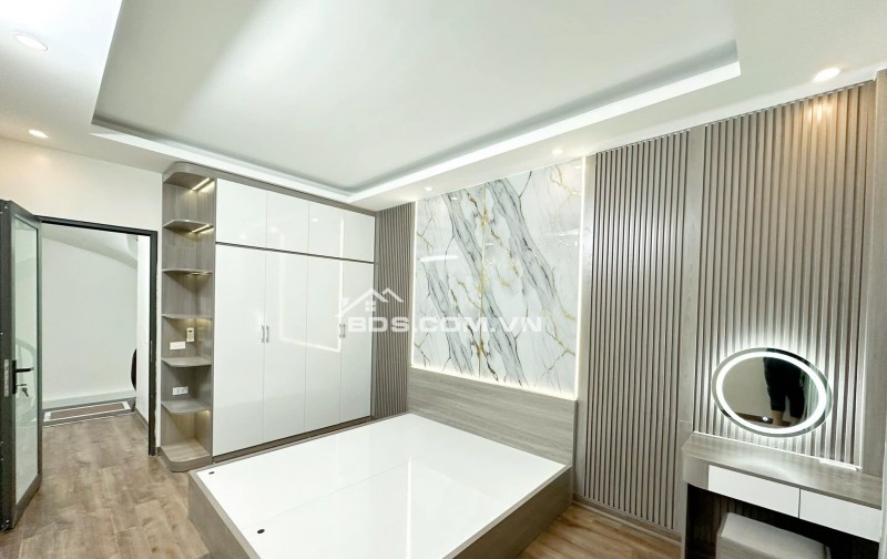 THANH TRÌ - NHÀ 5 TẦNG HIỆN ĐẠI, FULL NỘI THẤT, Ô TÔ ĐỖ CỬA