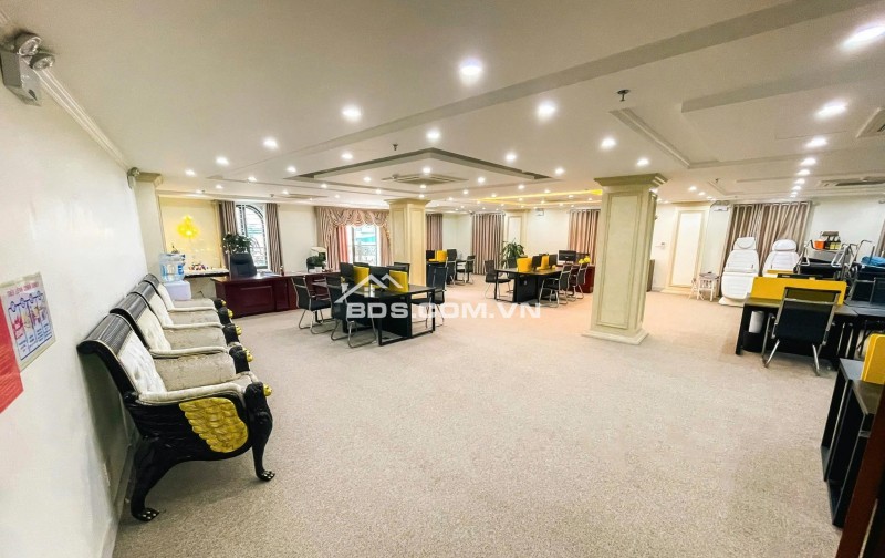 VP cao cấp thông sàn, 250m2/sàn, đóng 3 cọc 1 tại Trung Phụng, Đống Đa