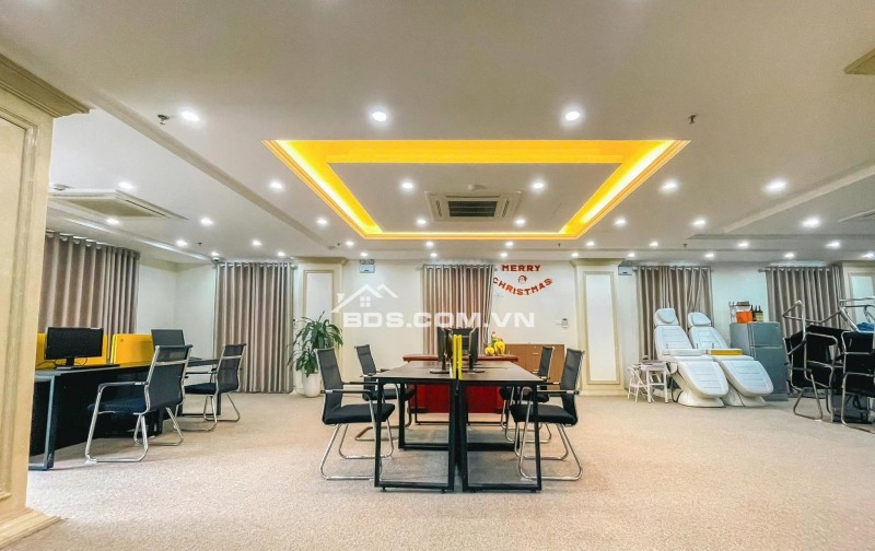 VP cao cấp thông sàn, 250m2/sàn, đóng 3 cọc 1 tại Trung Phụng, Đống Đa