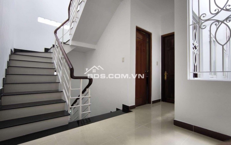 LÊ VĂN SỸ - ĐẸP NGANG 5m x 15m - XÂY 5 TẦNG - Ô TÔ ĐỂ BÊN TRONG- CHỦ XÂY TÂM HUYẾT - SẴN 5PN MASTER + 1P - TIỆN LÀM CHDV CAO CẤP / VĂN PHÒNG.