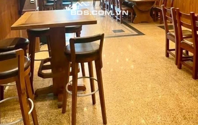Khách sạn 8 tầng -view biển Nguyễn Tất Thành - Giá chỉ 23 tỷ .