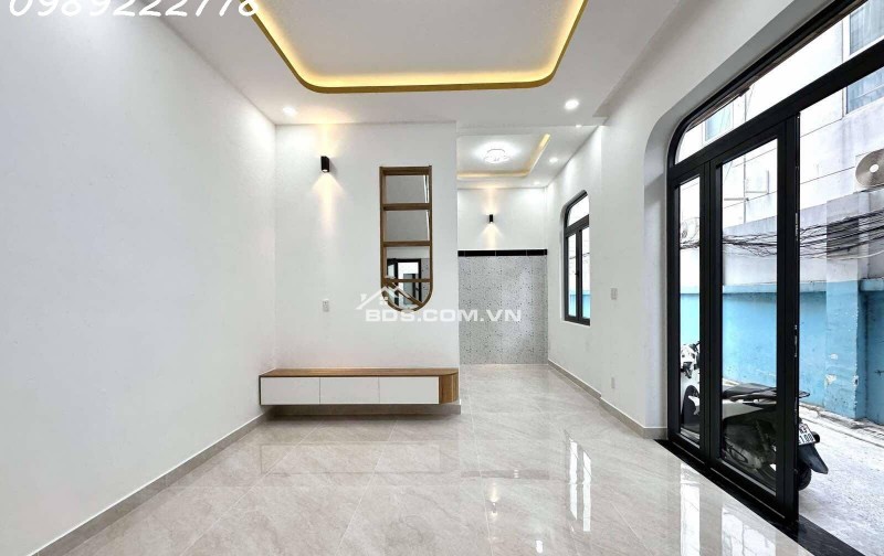 MẶT TIỀN thụt TRẦN QUANG KHẢI- ĐẸP 3 TẦNG - TẶNG NỘI THẤT CƠ BẢN - Ô TÔ TỚI CỬA.
