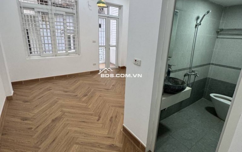 Bán nhà đẹp 48m2 Ngô Gia Tự, Long Biên, Dân xây, Full đồ, 5 tỷ 5