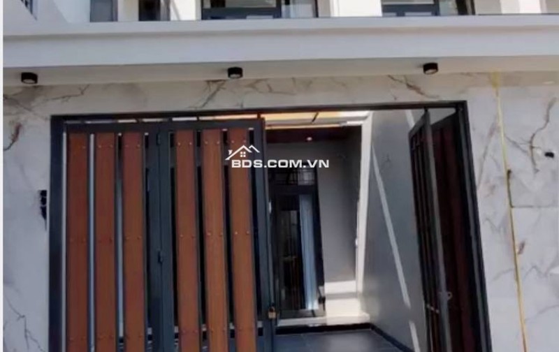 BÁN NHÀ MỚI XÂY 3 TẦNG GẦN BIỂN VĨNH PHƯỚC NHA TRANG