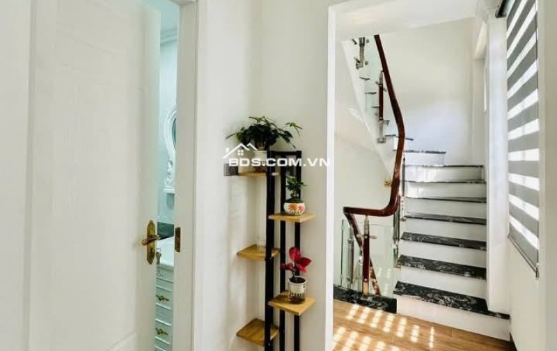 Nhà Đẹp Phố VIP Bạch Mai, Hai Bà Trưng 49m, 6 tầng, mt 4.4m, giá 23.8 tỷ