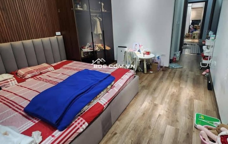 Nhà Đẹp Ô Tô Vào Nhà Yên Lạc, Hai Bà Trưng 57m, 5 tầng, mt 4m, giá 18.8 tỷ.