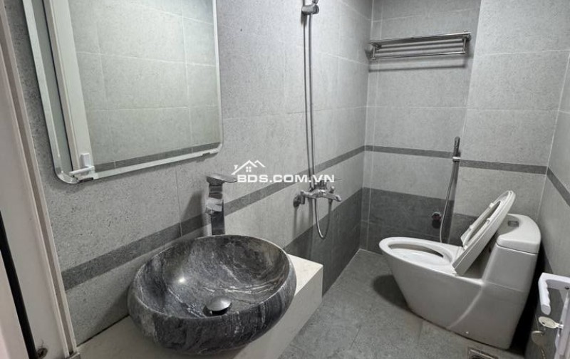 Bán nhà đẹp 48m2 Ngô Gia Tự, Long Biên, Dân xây, Full đồ, 5 tỷ 5