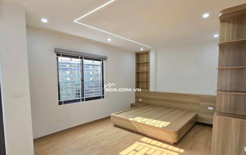 Thái Hà, Đống Đa - Lô Góc - Thang Máy - Gần Phố - Ở Ngay - Oto - 42m*6T.