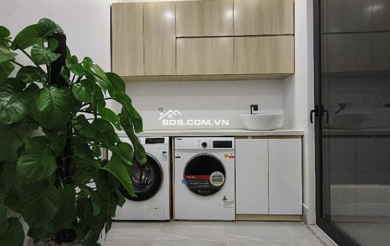 Bán nhà Ngọc Thụy, Thang máy, 44m2 x 5 tầng, Dân xây, Gần chợ, Mipec, 8 tỷ 7