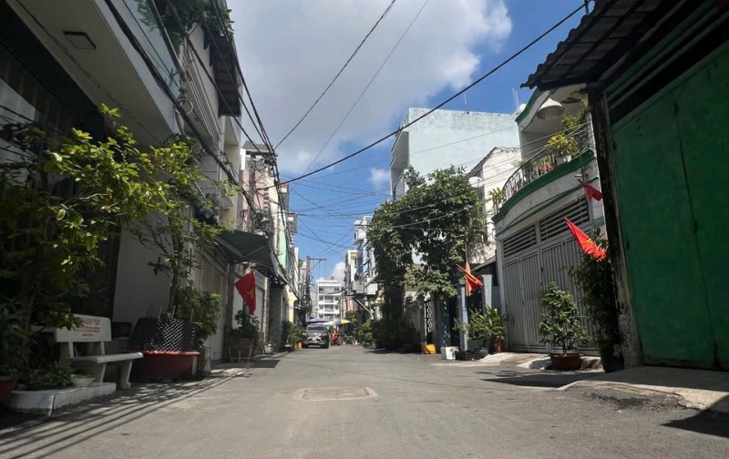 BÁN NHÀ ĐƯỜNG BÌNH TRỊ ĐỒNG  NGANH KHỦNG 6M - NHÀ MỚI, HẺM ÔTÔ THÔNG CÁCH VÀI CĂN RA MT ĐƯỜNG.