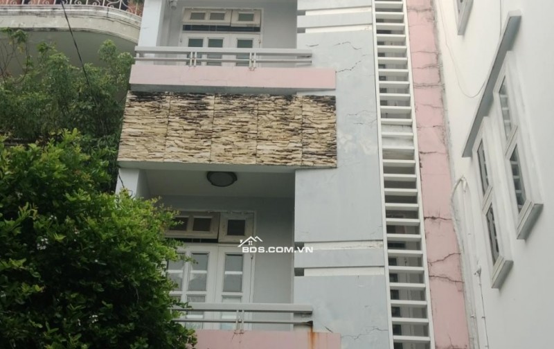 NGAY TRUNG TÂM BÌNH THẠNH- SÁT VÁCH QUẬN 1- HẺM XE HƠI 7 CHỖ QUAY ĐẦU