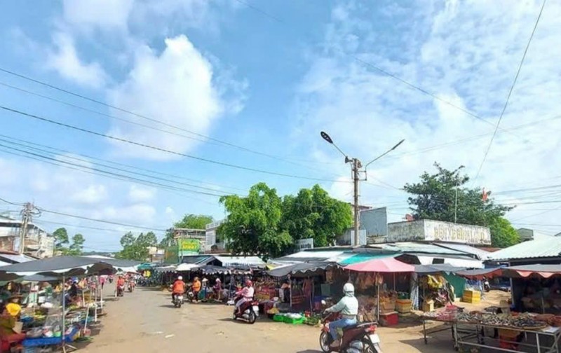 CẦN BÁN NHANH 1023M2 ĐẤT SHR NGAY GẦN TRỤC QL 14 VÀ TUYẾN CAO TỐC DÂN CƯ ĐÔNG. GIÁ 190 TRIỆU