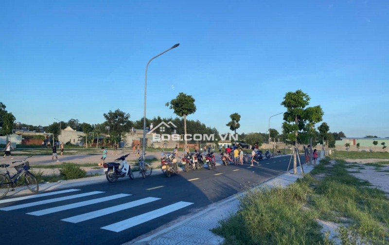 Chính chủ cần bán gấp lô 100m2 full thổ cư,giá 2ty1