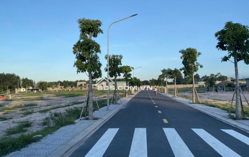 Chính chủ cần bán gấp lô 100m2 full thổ cư,giá 2ty1