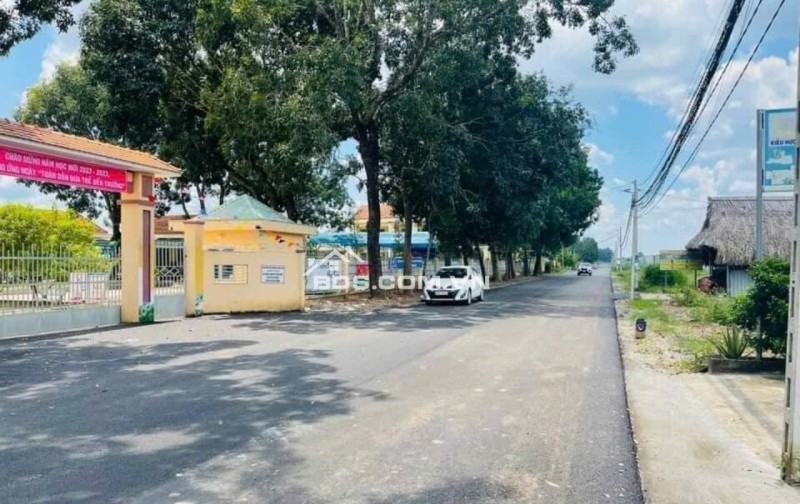 BÁN NHANH 2023M2 ĐẤT NGAY KCN ĐANG H.ĐỘNG ĐÔNG CÔNG NHÂN LÀM VIỆC. GIÁ 190TR/SỔ