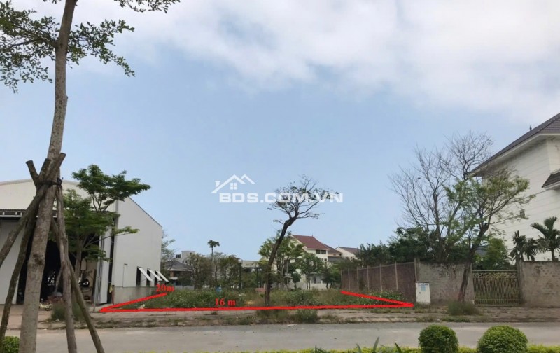 Bán đất 02 lô liền kề đường Phạm Văn Đồng (36m, đường huyết mạch), Đồng Hới, Quảng Bình