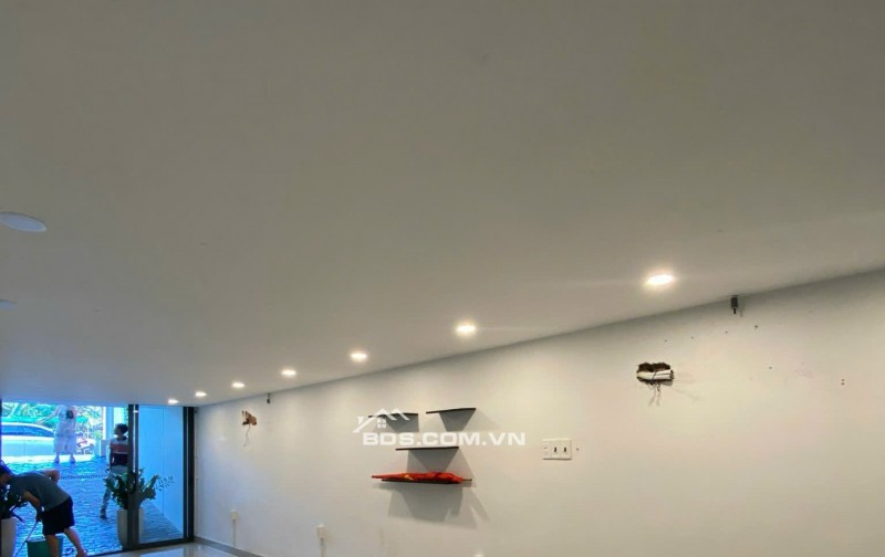 Bán Nhà Đẹp Đường Nhánh Bùi Tá Hán – Hầm Lửng 2 Lầu ST – Chỉ 18.2 Tỷ