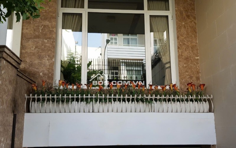 Bán biệt thự sân vườn đường 33 – An Phú An Khánh – hầm, 2 lầu, ST – giá 45 tỷ