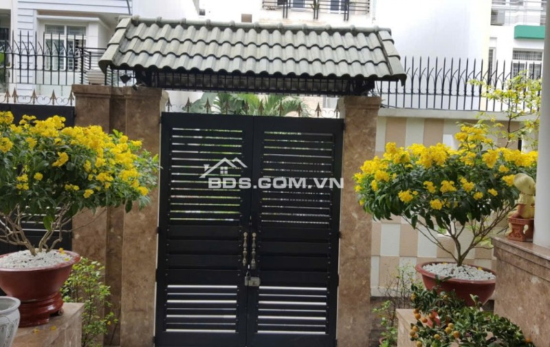 Bán biệt thự sân vườn đường 33 – An Phú An Khánh – hầm, 2 lầu, ST – giá 45 tỷ