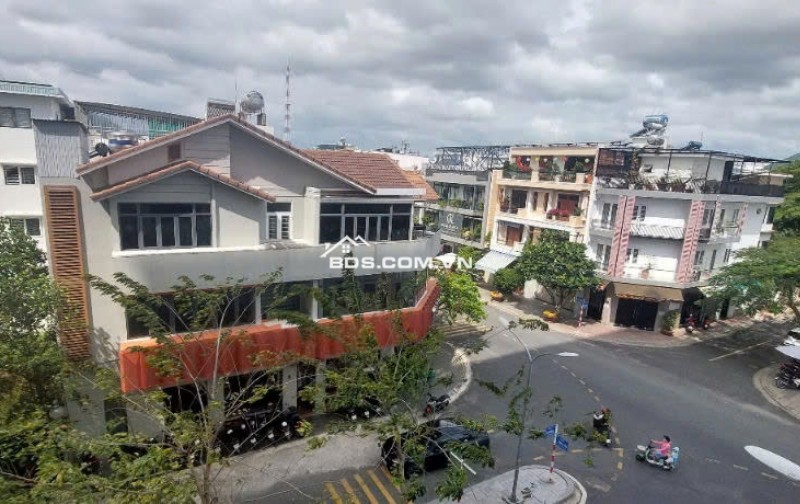 Chính chủ cho thuê mặt bằng 2 tấng tại góc ngã 4 KĐT Vĩnh Điềm Trung, Nha Trang