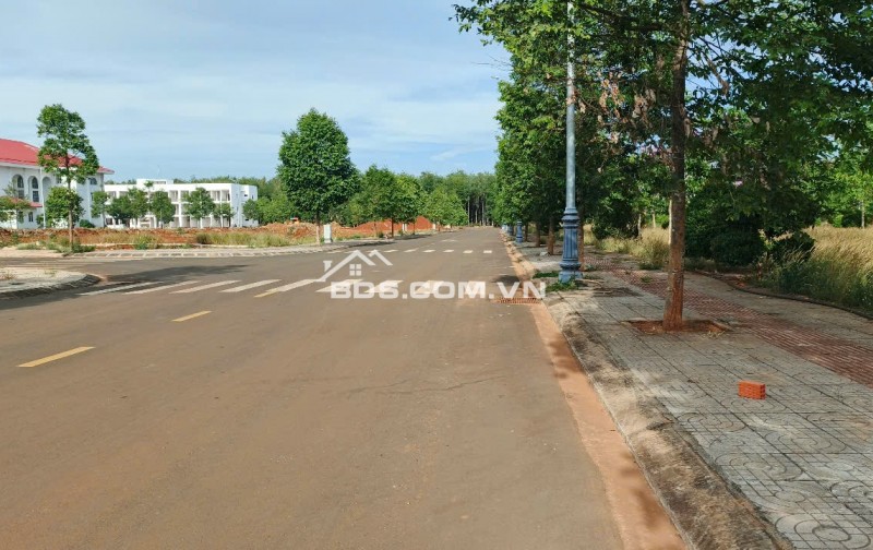 Bán lô đất đường 18m view hoa viên chỉ 3,2 Tỷ Buôn Ma Thuột