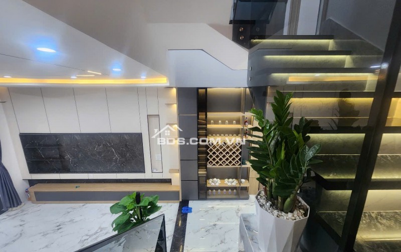 NHÀ GẦN CHỢ HOÀ XUÂN ĐÀ NẴNG, 3 TẦNG FULL NỘI THẤT, 100M2 CHỈ 5.4 TỶ. LH:0906428491