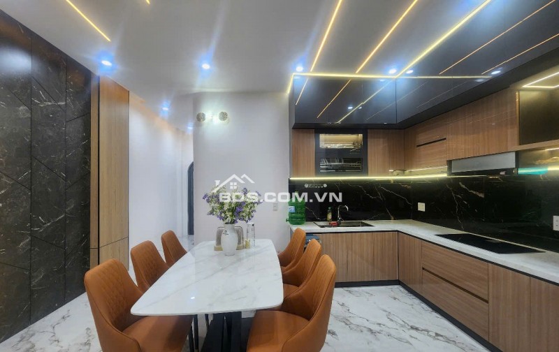 NHÀ GẦN CHỢ HOÀ XUÂN ĐÀ NẴNG, 3 TẦNG FULL NỘI THẤT, 100M2 CHỈ 5.4 TỶ. LH:0906428491