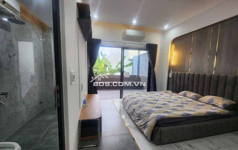NHÀ GẦN CHỢ HOÀ XUÂN ĐÀ NẴNG, 3 TẦNG FULL NỘI THẤT, 100M2 CHỈ 5.4 TỶ. LH:0906428491