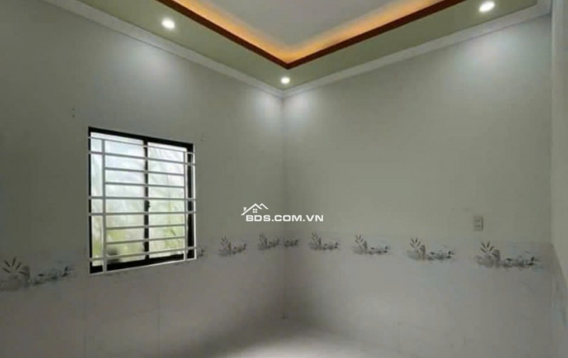 Bán gấp nhà 93m2 Giá 660tr SHR ở xã Tân Hiệp Huyện Hóc Môn, Vỡ nợ Gấ