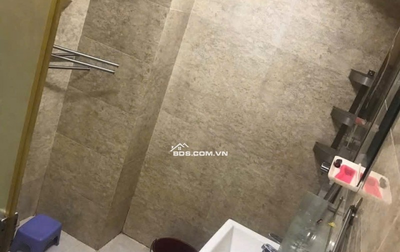 BÁN CĂN HỘ LẦU 1 CHUNG CƯ MẶT TIỀN TRẦN HƯNG ĐẠO, QUẬN 1 – GIÁ CHỈ 1.9 TỶ