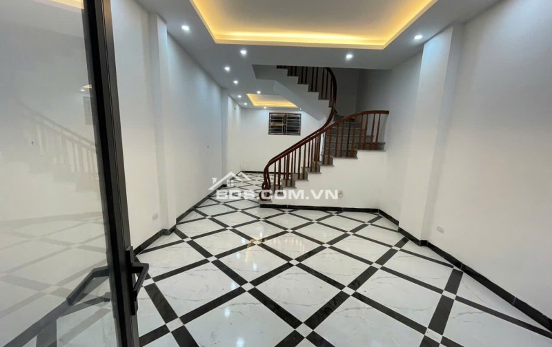 BÁN NHÀ VĨNH QUỲNH, THANH TRÌ  65m2 HƠN 4 TỶ NHÀ RỘNG, THOÁNG MÁT CÓ SÂN ĐỂ XE